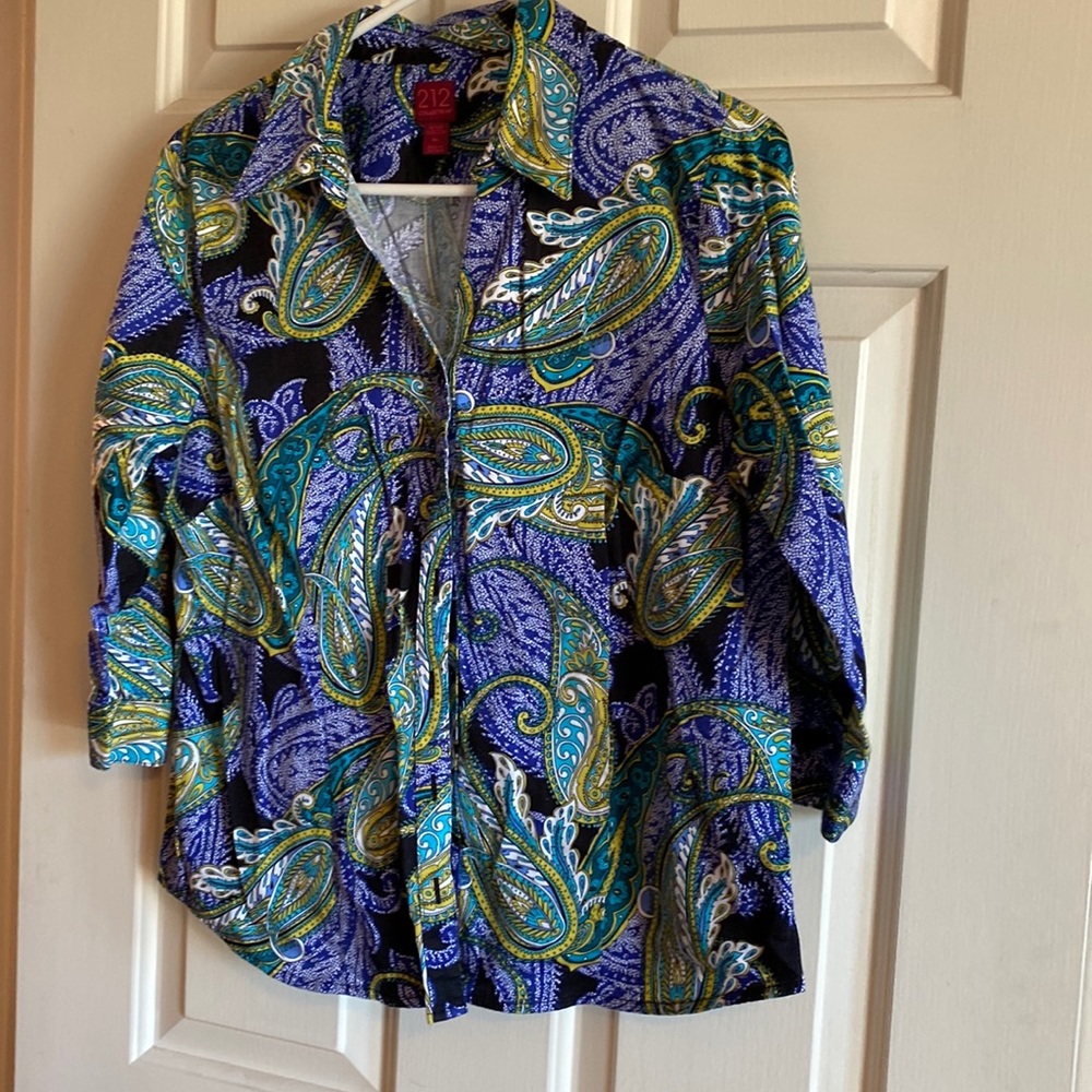 3/4 sleeved button down shirt